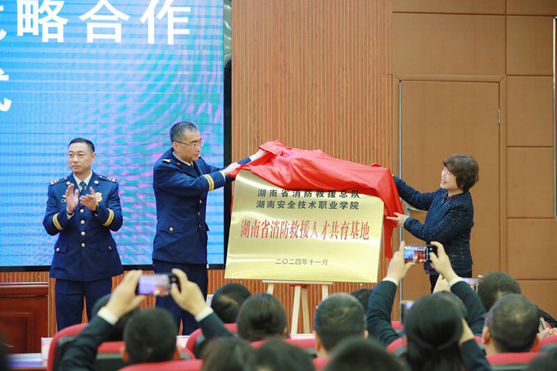 1732079214222094949.jpg 6005334256834b41f3ad617cace2c782_720.jpg