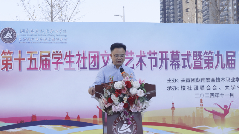 1733101893894069927.jpg 6C17210CD21558E392EA7550D5E3A15F.jpg