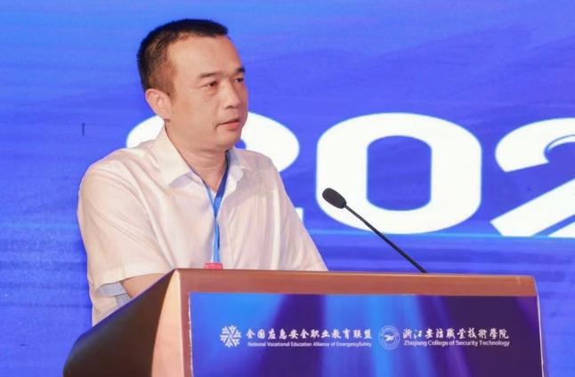 1730861587144041556.png 罗杨.png