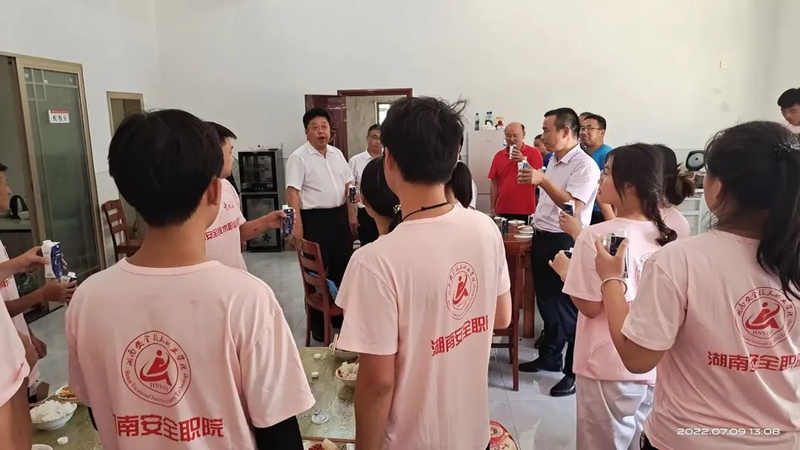 1660985393989037826.jpg 7.jpg