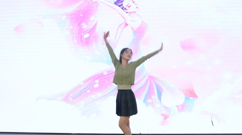 1700442085204001948.jpg ec0c877083f2dd664cfe0e292887343b.jpg