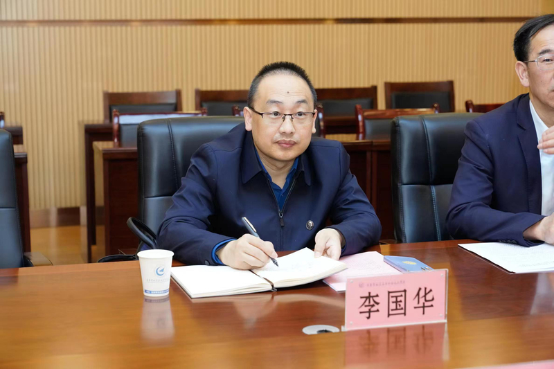 李.jpg
