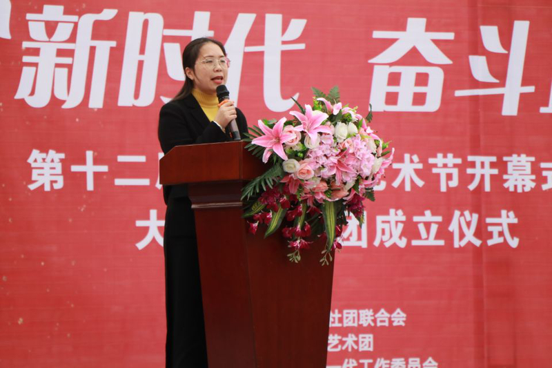 胡倩.jpg